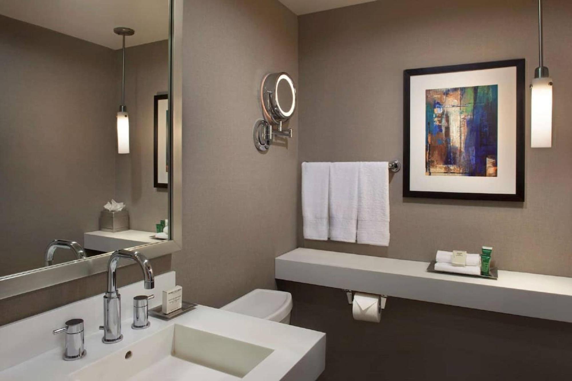 Hilton Toronto Airport Hotel & Suites Mississauga Exterior foto